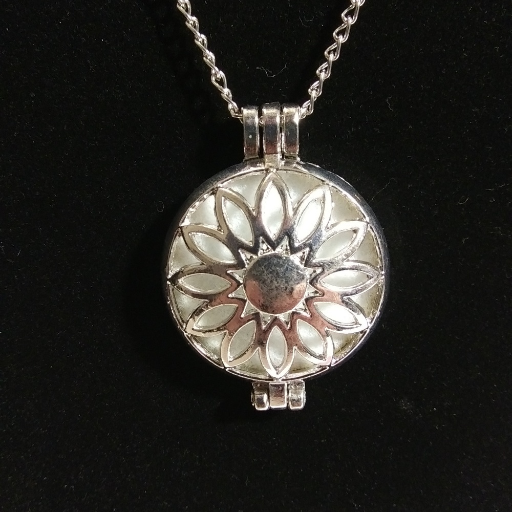 Aromatherapy Essential Oil Necklace